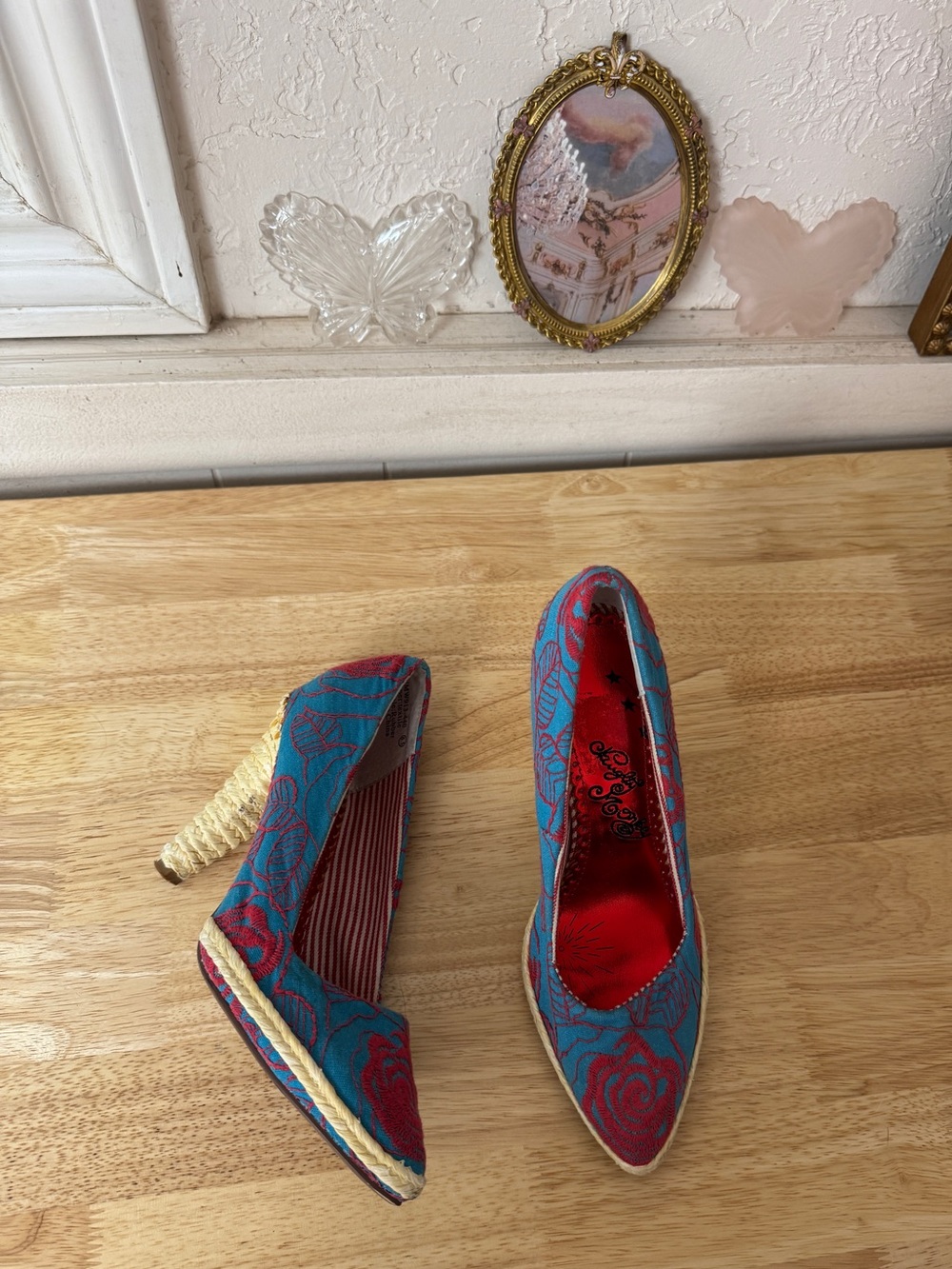 2000’s Naughty Monkey Floral Embroidered Canvas Chunky Pumps Size 6.5 Y2K Indie